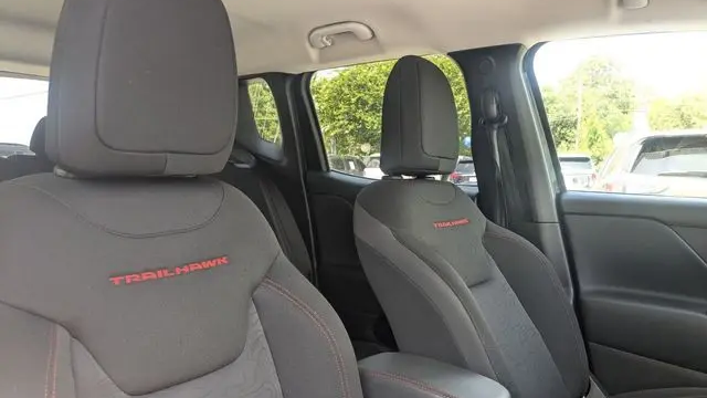 2023 Jeep Renegade Trailhawk