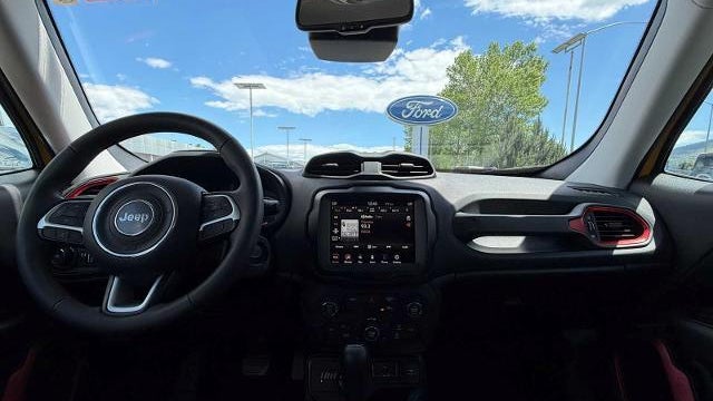 2023 Jeep Renegade Trailhawk