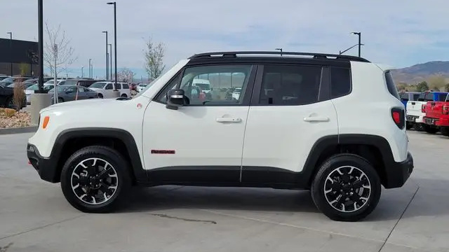 2023 Jeep Renegade Trailhawk