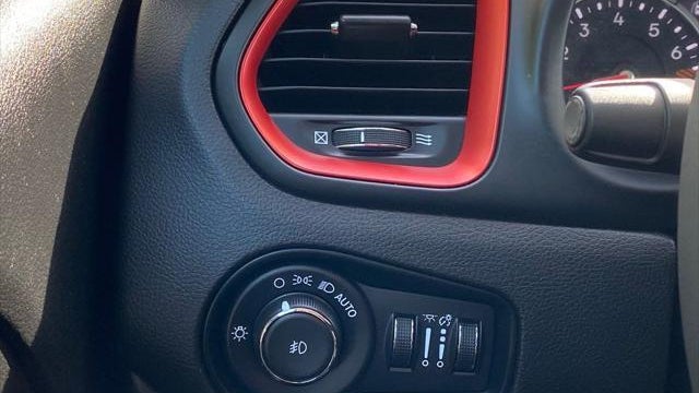 2023 Jeep Renegade Trailhawk