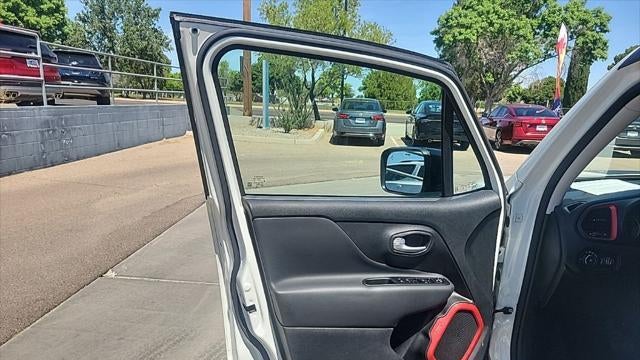 2023 Jeep Renegade Trailhawk