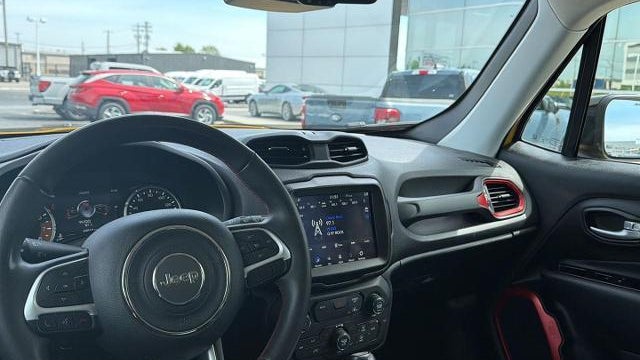 2023 Jeep Renegade Trailhawk