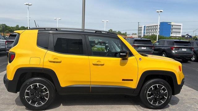 2023 Jeep Renegade Trailhawk
