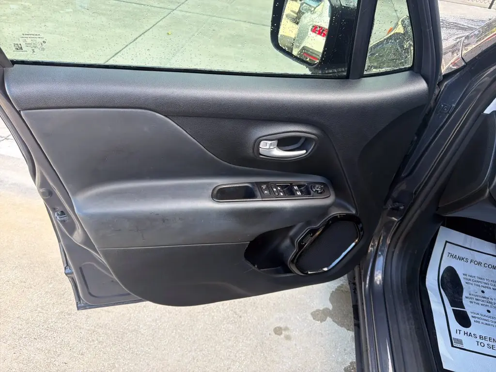 2023 Jeep Renegade - $19,000