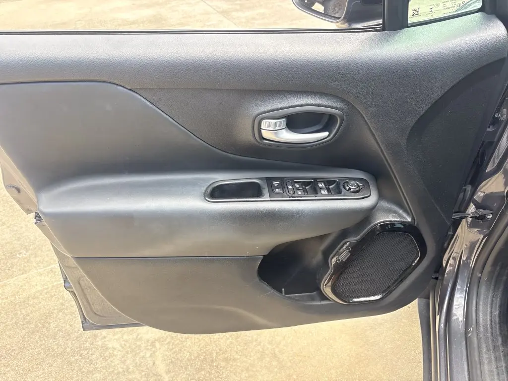 2023 Jeep Renegade - $19,000