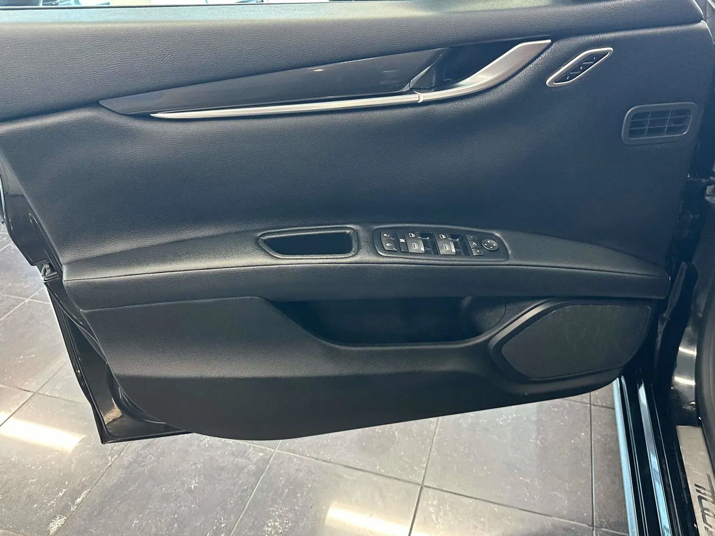 2017 Maserati Ghibli - $16,500