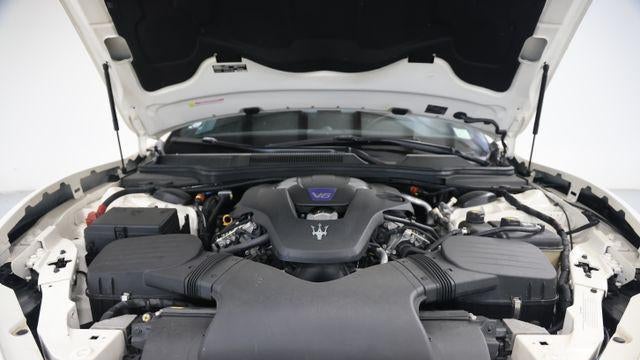 2022 Maserati Ghibli Modena Q4