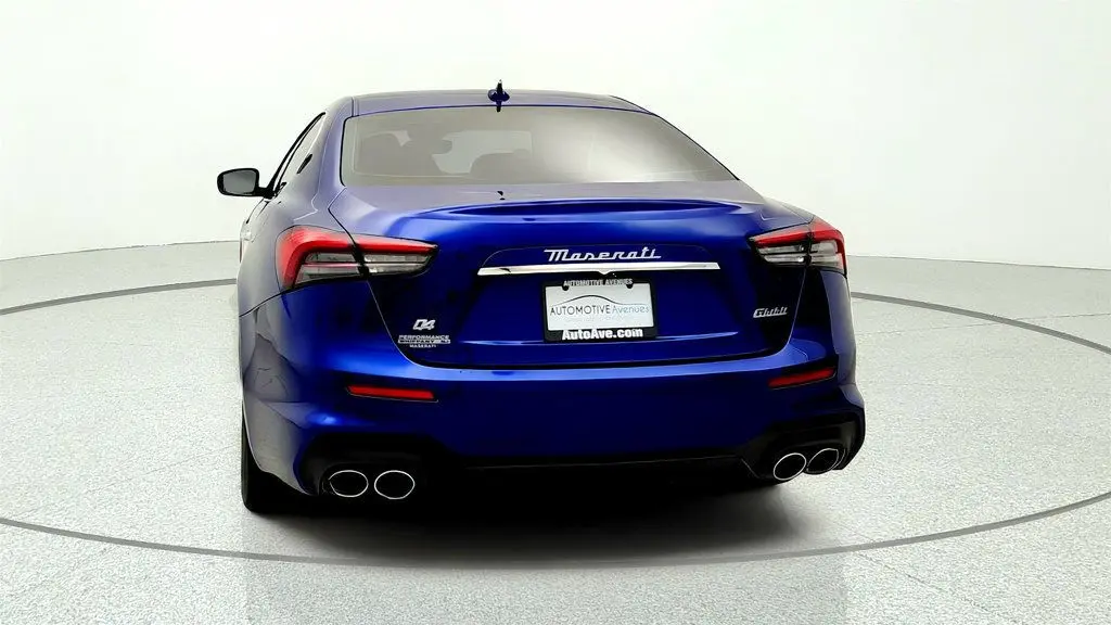 2022 Maserati Ghibli Modena Q4