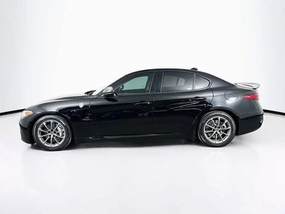 2018 Alfa Romeo Giulia Base 4DR Sedan