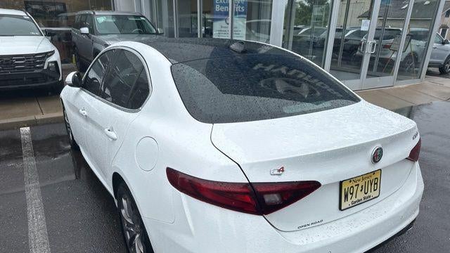 2018 Alfa Romeo Giulia Base