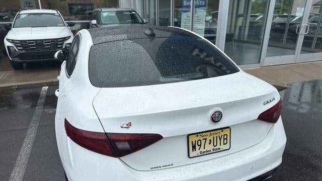 2018 Alfa Romeo Giulia Base