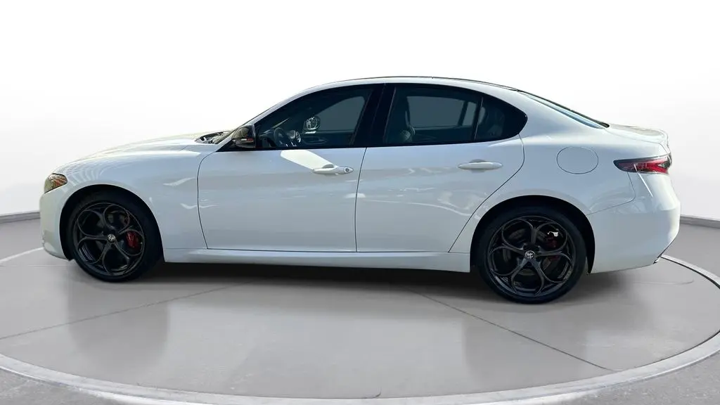 2025 Alfa Romeo Giulia Base