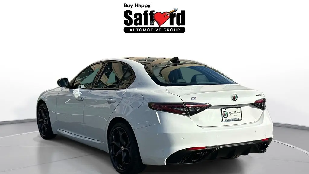 2025 Alfa Romeo Giulia Base