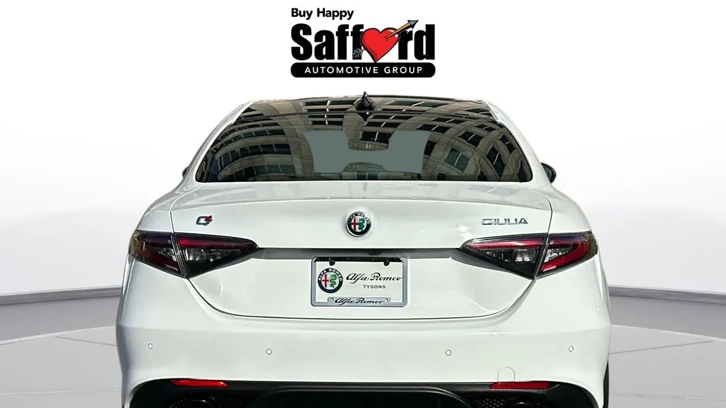 2025 Alfa Romeo Giulia Base