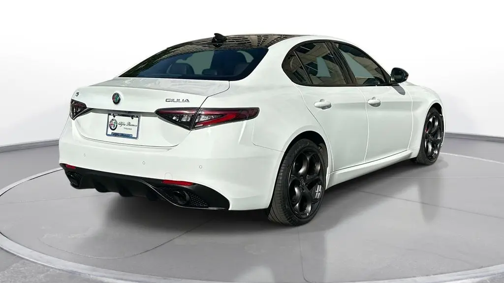 2025 Alfa Romeo Giulia Base