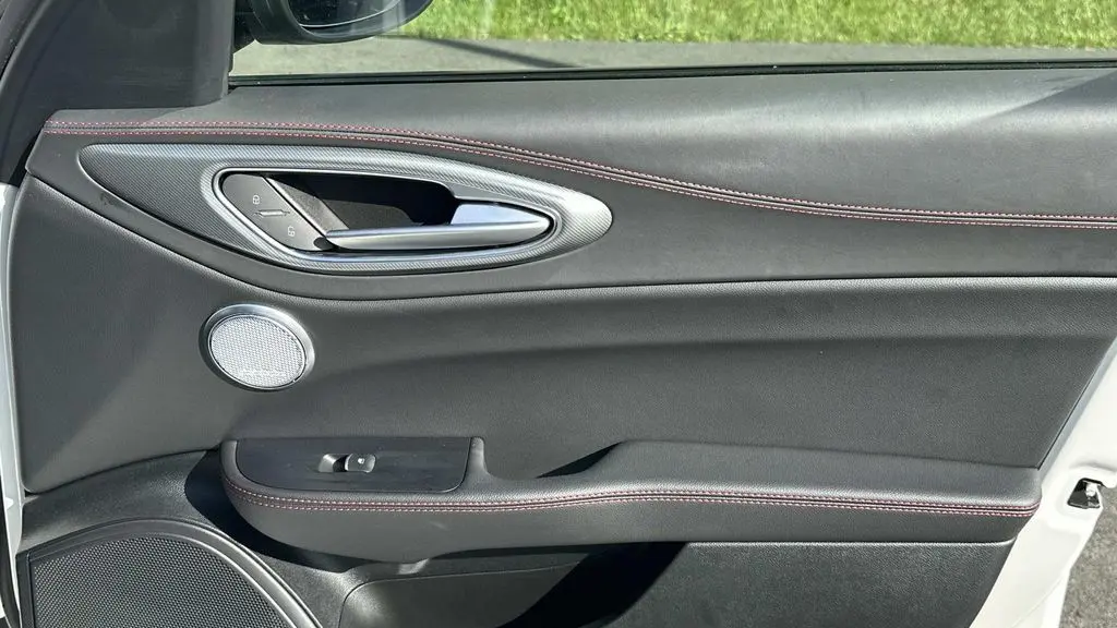 2025 Alfa Romeo Giulia Base