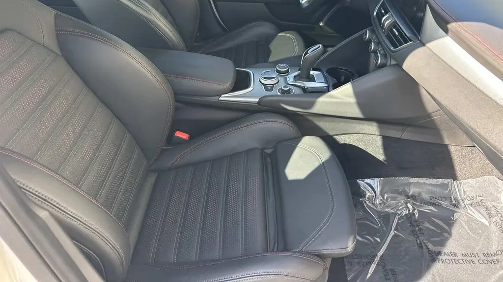 2025 Alfa Romeo Giulia Base