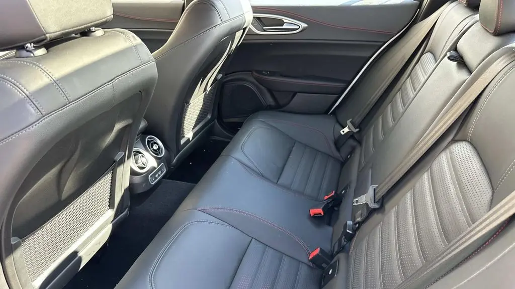 2025 Alfa Romeo Giulia Base