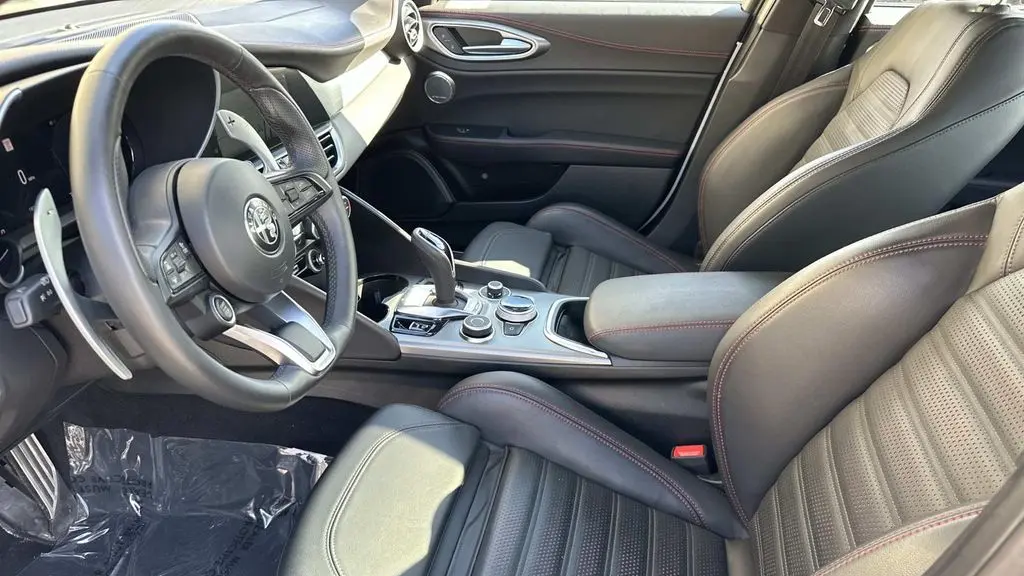 2025 Alfa Romeo Giulia Base