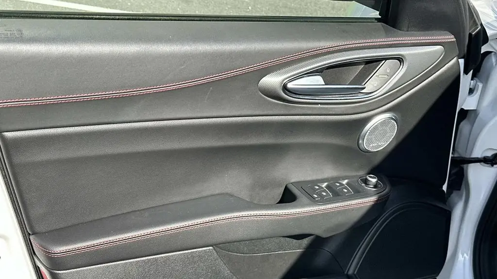 2025 Alfa Romeo Giulia Base