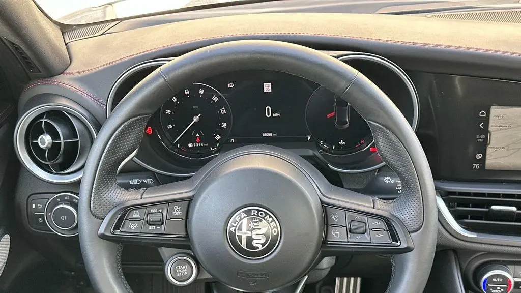 2025 Alfa Romeo Giulia Base