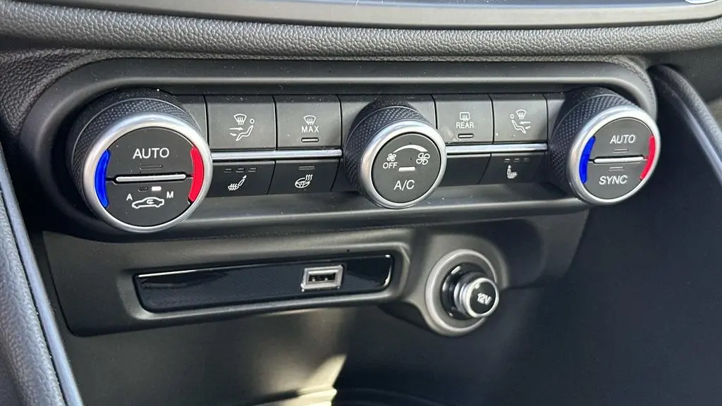 2025 Alfa Romeo Giulia Base