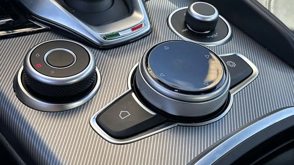 2025 Alfa Romeo Giulia Base