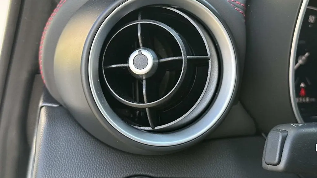 2025 Alfa Romeo Giulia Base