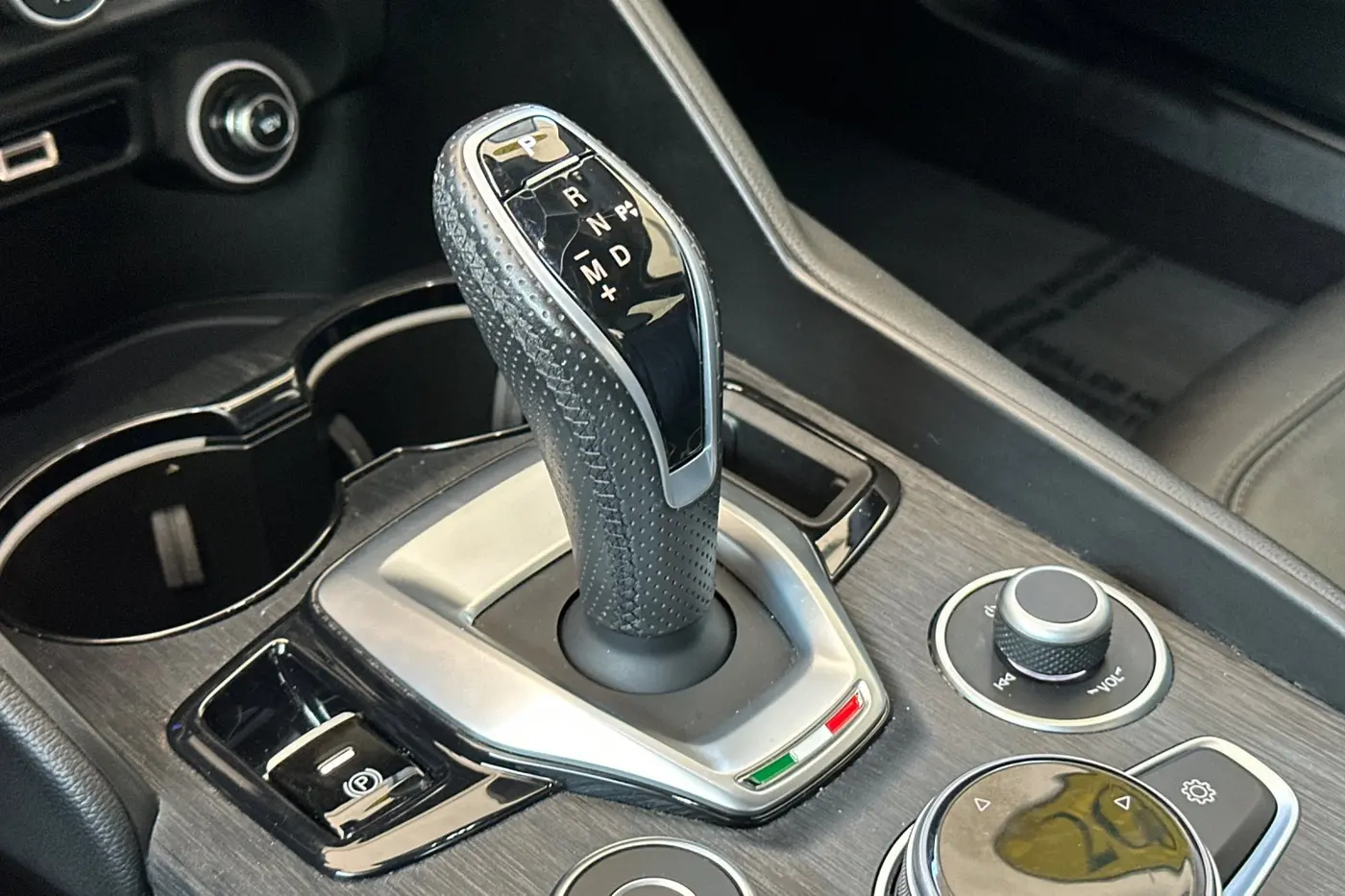 2023 Alfa Romeo Giulia - $22,698