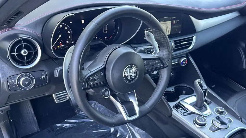 2025 Alfa Romeo Giulia Base