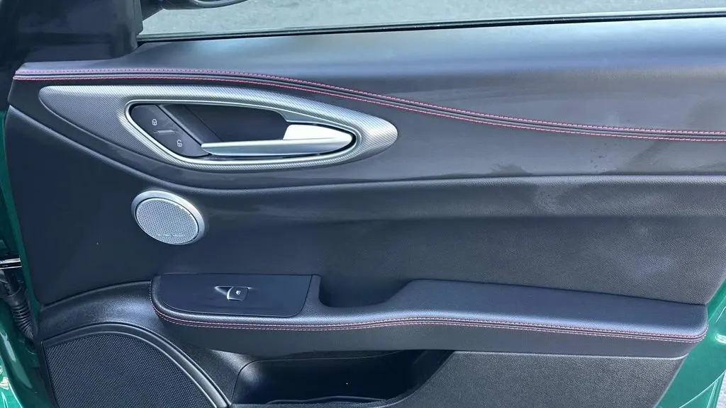 2025 Alfa Romeo Giulia Base