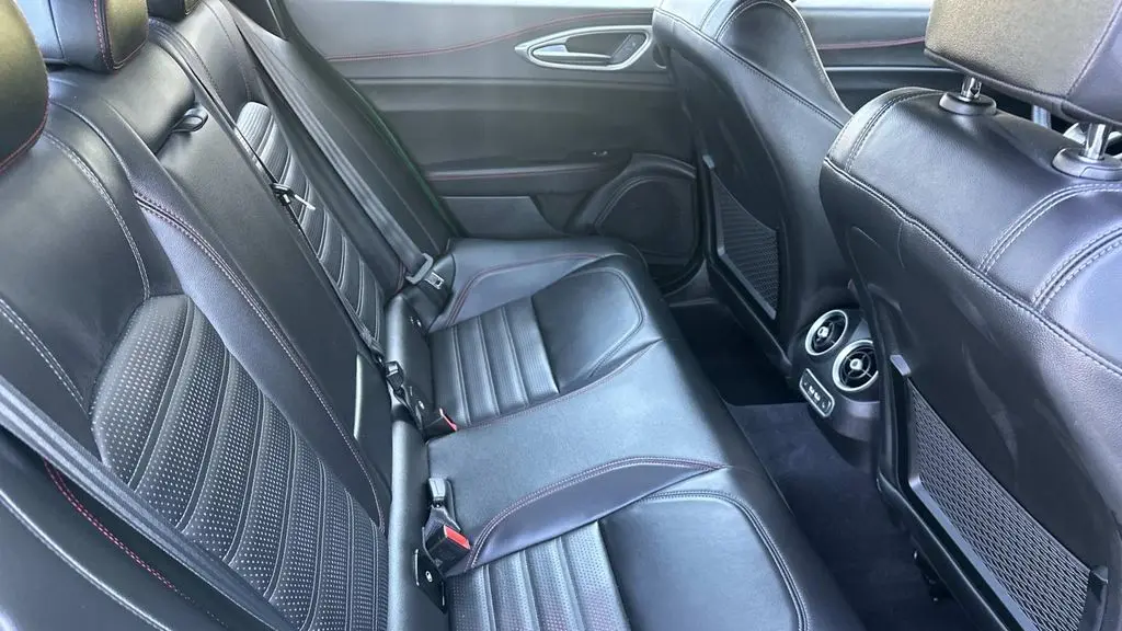 2025 Alfa Romeo Giulia Base