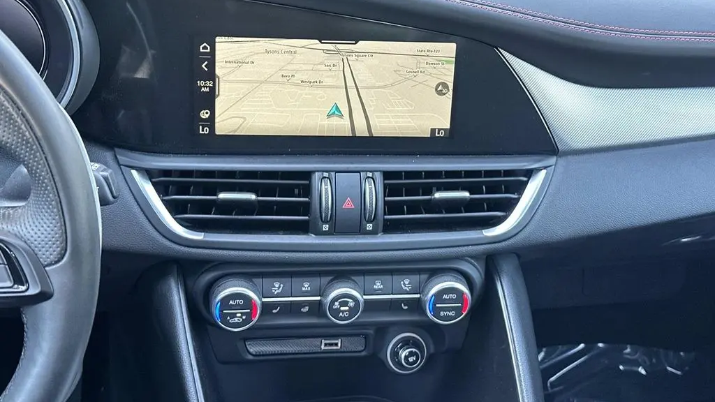 2025 Alfa Romeo Giulia Base