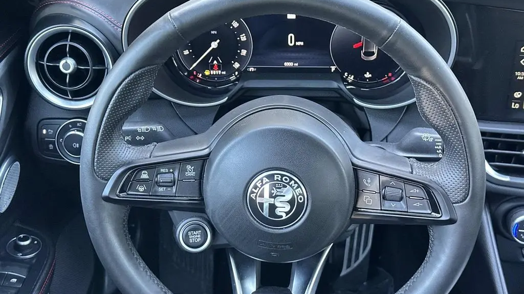 2025 Alfa Romeo Giulia Base
