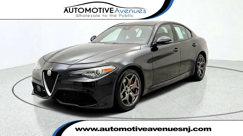 2023 Alfa Romeo Giulia - $21,995