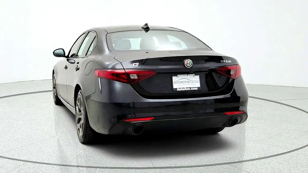 2023 Alfa Romeo Giulia - $21,995