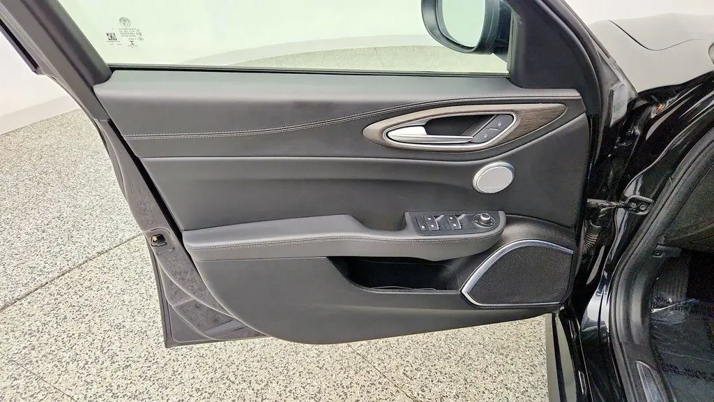2023 Alfa Romeo Giulia - $21,995