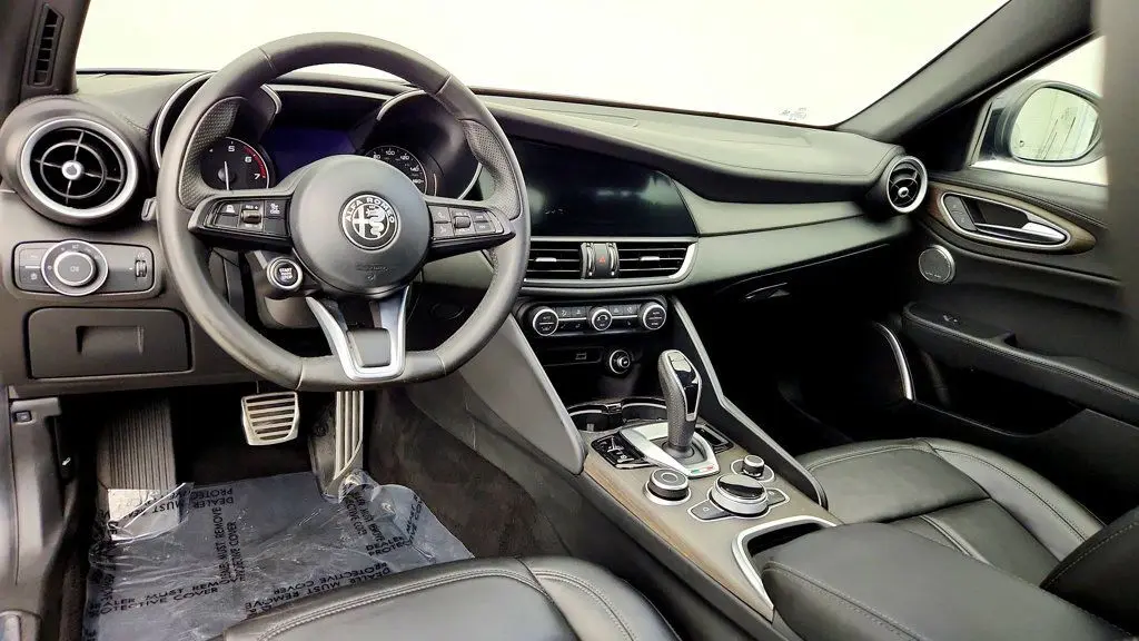 2023 Alfa Romeo Giulia - $21,995