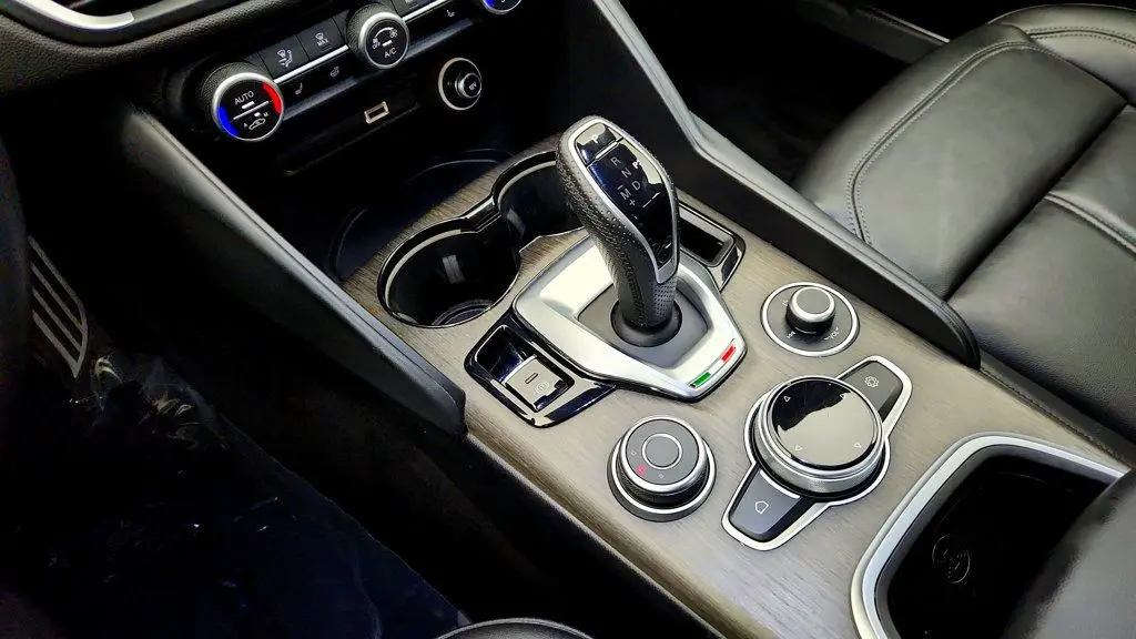 2023 Alfa Romeo Giulia - $21,995