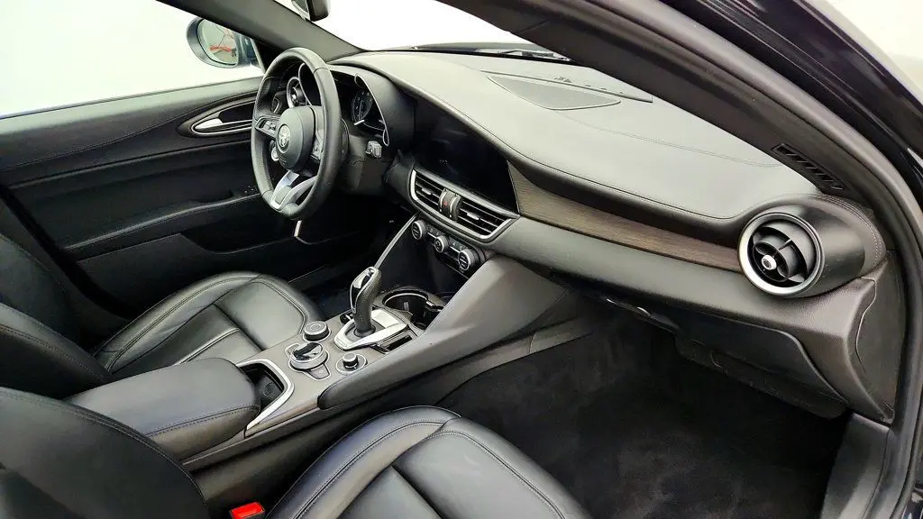 2023 Alfa Romeo Giulia - $21,995