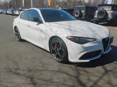 Photo of a 2023 Alfa Romeo Giulia AWD Veloce 4DR Sedan for sale