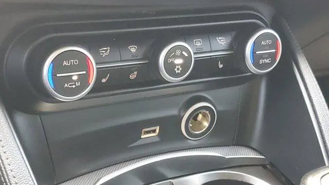 2018 Alfa Romeo Stelvio Sport