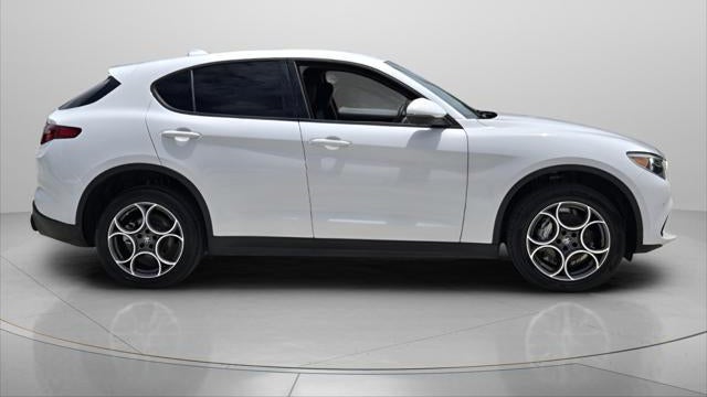 2023 Alfa Romeo Stelvio Sprint