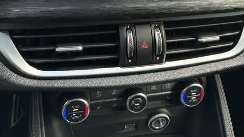 2023 Alfa Romeo Stelvio Sprint