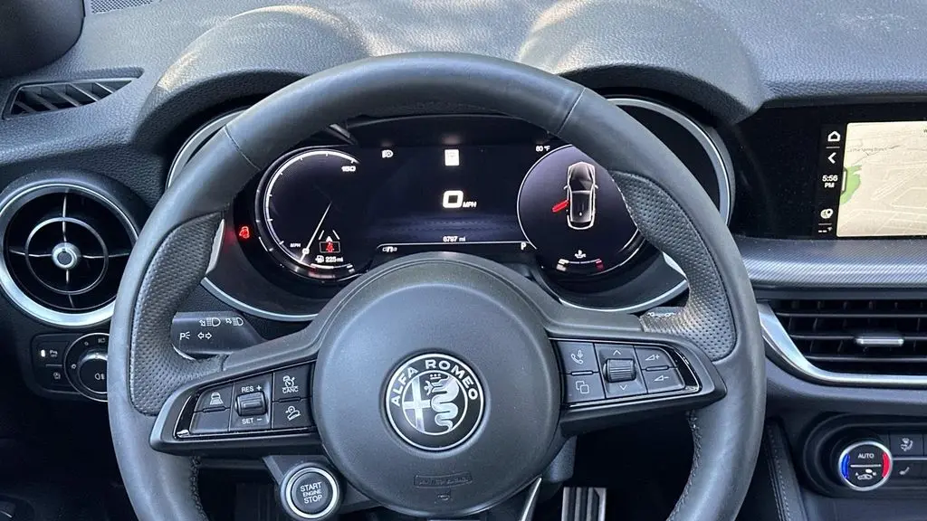 2025 Alfa Romeo Stelvio Base