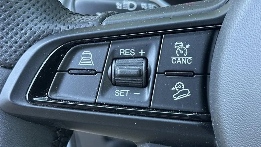 2025 Alfa Romeo Stelvio Base