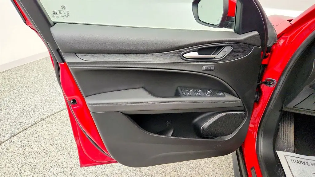 2023 Alfa Romeo Stelvio Sprint