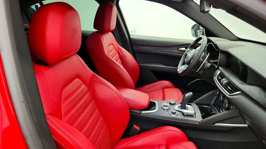 2023 Alfa Romeo Stelvio Sprint