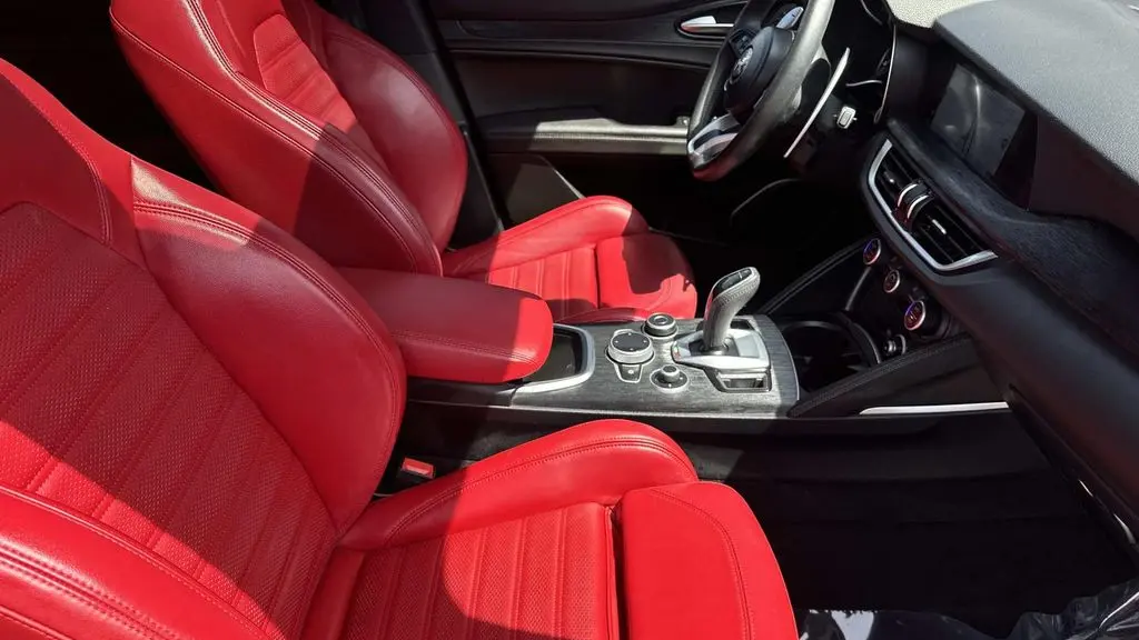 2023 Alfa Romeo Stelvio Sprint
