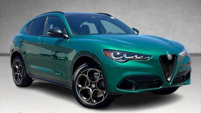 2025 Alfa Romeo Stelvio Intensa